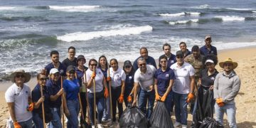La Dirección General de Bellas Artes realiza jornada de limpieza en Playa las Tortugas