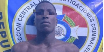 Policía captura hombre acusado de homicidio, robos y otros delitos en Los Guaricanos, SDN