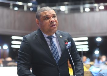 Diputado Ramón Raposo destaca trayectoria y legado del doctor Rafael 'Fello' Suberví