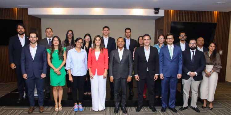 ANJE recibe al INTRANT para socialización del Plan Integrado de Movilidad Urbana del Gran Santo Domingo