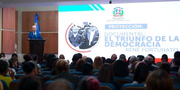 Senado presenta documental “El Triunfo de la Democracia” del cineasta René Fortunato
