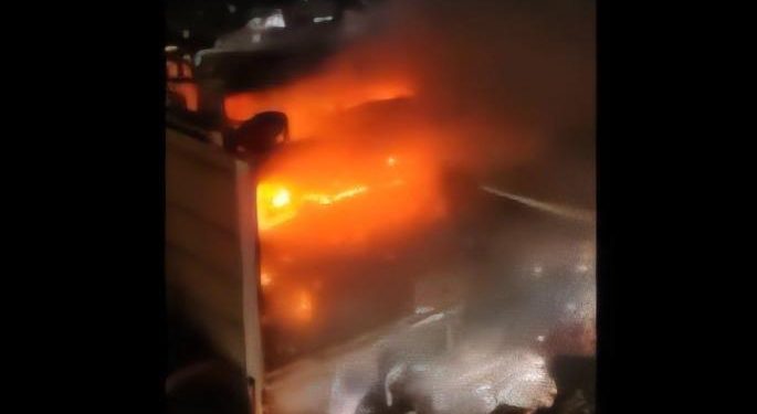 Mueren más de 60 personas en un incendio en un centro comercial en Irak