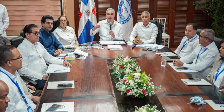 Presidente Abinader destaca inversión de INAPA en Santiago