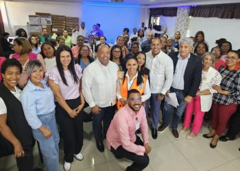 Regional 15 recibe 100 aulas móviles para garantizar cupos escolares en su jurisdicción
