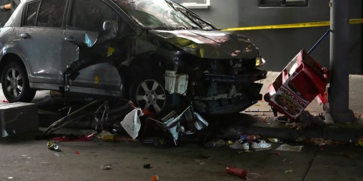 Atropello masivo en Los Ángeles que dejó más de 30 heridos fue intencional, dice la Policía