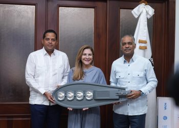 Donan 1,000 lámparas para reforzar alumbrado público de la capital