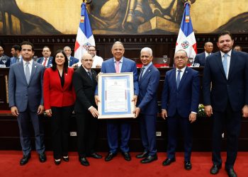 Senado reconoce a personalidades del arte, deporte, educación, justica y otras áreas