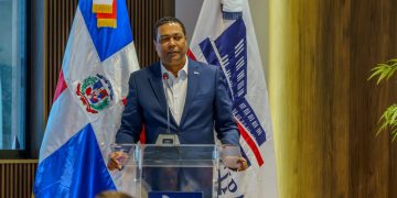 Víctor D’Aza felicita trabajo legislativo para fortalecer la gestión integral de los residuos sólidos en el país