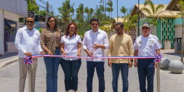 Ministro Collado inaugura la reparación de la calle Francisco Caamaño Deñó, en Las Terrenas