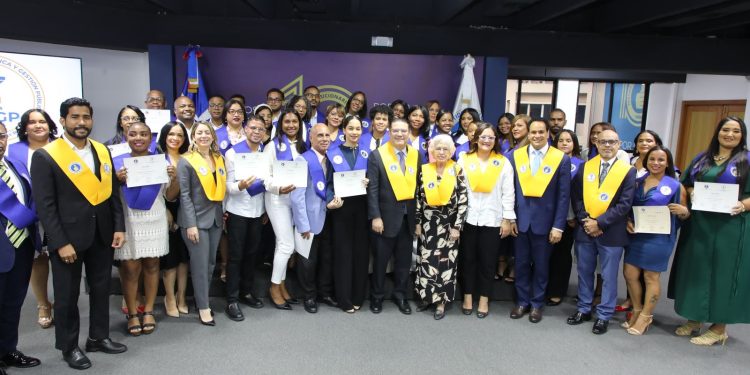 Más de 1,500 militantes del PRM han recibido formación en su escuela política