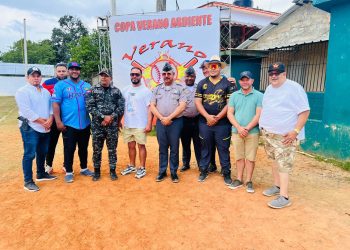 Subdirector de la Policía Nacional realiza visita de honor a la Copa Verano Ardiente Jarabacoa 2025