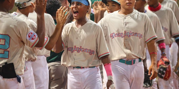 Dominicana gana 25 a 0 y con juego sin hits lanzado a Sudáfrica