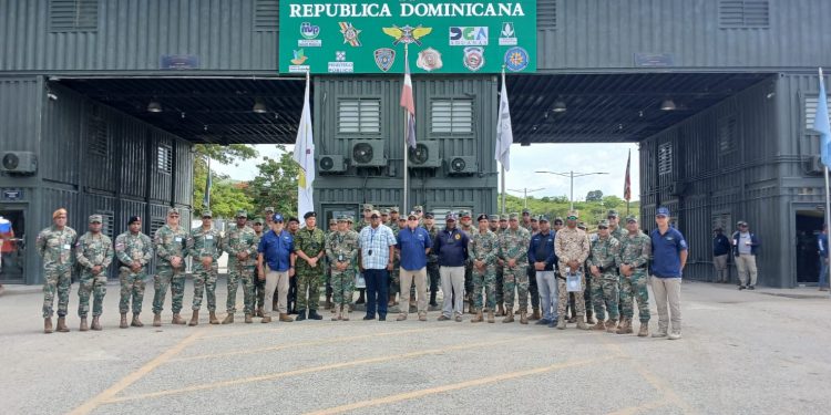 Escuela de Graduados de Doctrina del MIDE Inicia recorrido por la frontera dominico-haitiana
