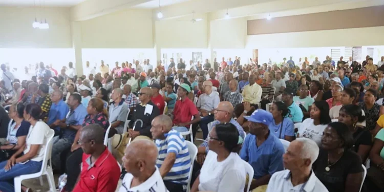 Más de 600 pensionados reciben asistencia médica en Santo Domingo Este