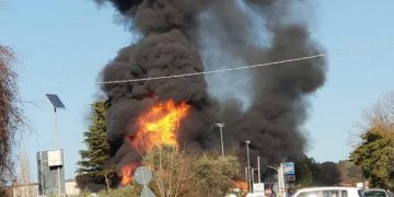 Una treintena de heridos por la violenta explosión de una gasolinera en Roma