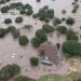 El número de muertos por las inundaciones en Texas aumentan a 82, mientras continúa la búsqueda de desaparecidos