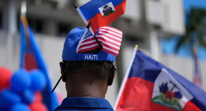 Juez federal bloquea intento de Trump de poner fin a estatus legal temporal para haitianos