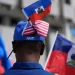 Juez federal bloquea intento de Trump de poner fin a estatus legal temporal para haitianos