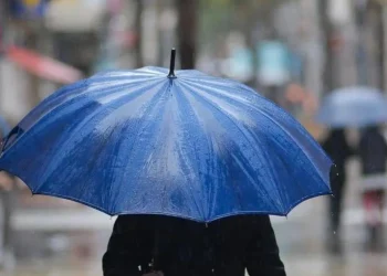 Onda tropical se aleja dejando lluvias ligeras en la tarde