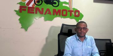 Fenamoto solicita colaboración a la Embajada de EE.UU. para mejorar educación vial en RD