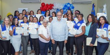 Desarrollo de la Comunidad capacita decenas de mujeres en SPM