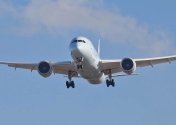 Irán anuncia la reapertura de su espacio aéreo tras la guerra con Israel