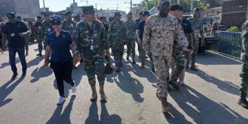 Estudiantes de la Escuela de Doctrina Conjunta realizan visita de reconocimiento a la frontera norte