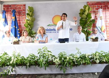 Ministro de Turismo deja iniciadas las obras del Programa de Mejoramiento de Viviendas en Ciudad Colonial