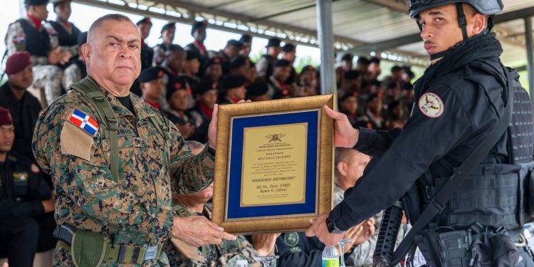 Ministerio de Defensa celebra graduación “Curso Avanzado de Contraterrorismo y Manejo de Crisis”