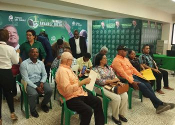 Diputados de la Fuerza del Pueblo solicitan interpelación del director de SeNaSa por crisis financiera y atrasos en pagos a prestadores de salud