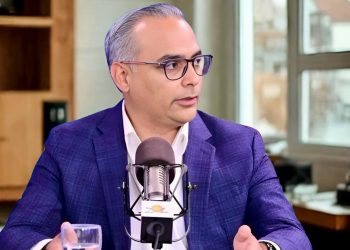 Jeffrey Infante plantea soluciones de movilidad para Santiago y abre debate sobre planificación urbana