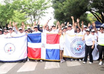 Celebran con éxitos Caminata Familiar 5K del Colegio de Notarios