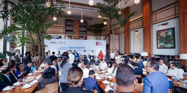 Foros Business reúne a representantes de instituciones públicas en conversatorio sobre salud e innovación