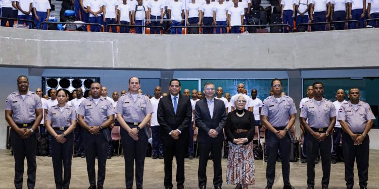 PN da la bienvenida a 1,100 nuevos aspirantes masculinos a rasos en acto solemne que resalta compromiso con la transformación institucional