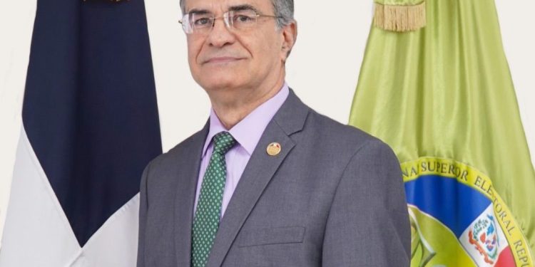 Más del 80 % de la ciudadanía valora positivamente la gestión del presidente del TSE, según encuesta de SONDEOS