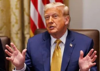 Demandan a Trump Donald por eliminar millonarios fondos para prevención de desastres naturales