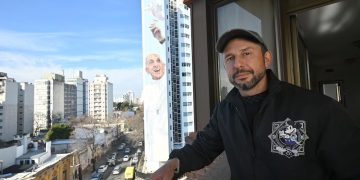 Pintan en Argentina un gigantesco mural del papa Francisco