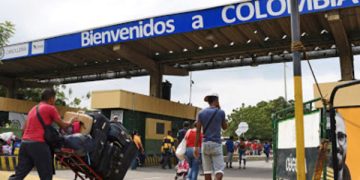 Venezuela y Colombia firman memorando para crear primera zona económica binacional