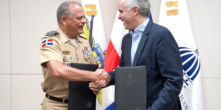 Gobierno producirá 150 mil butacas escolares para el año 2025–2026