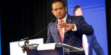 Superintendente Julio César Valentín llama a aseguradoras a responder con prontitud reclamos de sus clientes