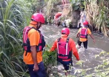 Recuperan cuerpo de niño que cayó en el arroyo de Pontezuela en Santiago
