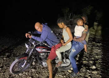 Miembros del Ejército detienen sargento retirado por transportar haitianos ilegales en San Juan