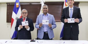 INPOSDOM y Embajada de Rusia ponen en circulación emisión postal conjunta en conmemoración de los 80 años de relaciones diplomáticas entre ambos países