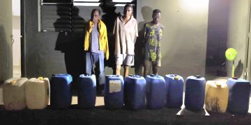 Ejército detiene a dominicano y dos haitianos con 55 galones de clerén en Dajabón