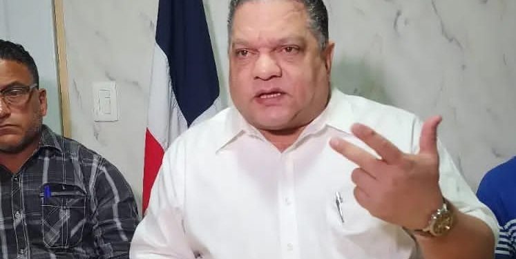 Mario Díaz llama a la prudencia del Ministro Eduardo Estrella ante posible intervención en el Jardín Botánico Nacional