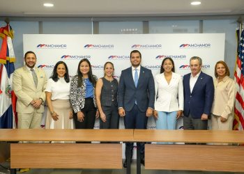 Vicente Sánchez se reúne con el Comité de Tecnología e Innovación de AMCHAMDR