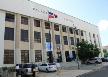 Condenan a un empresario español por violencia económica