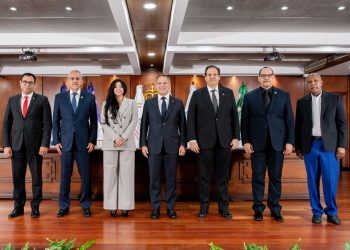 Instituciones acuerdan implementar justicia terapéutica y de reinserción social