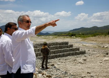 Presidente Abinader inaugura obras hidráulicas en Azua