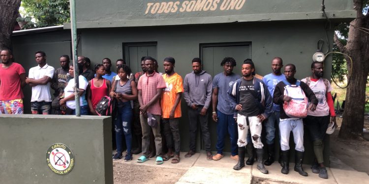 Ejército intercepta a 32 nacionales haitianos en operativos realizados en Dajabón y Montecristi
